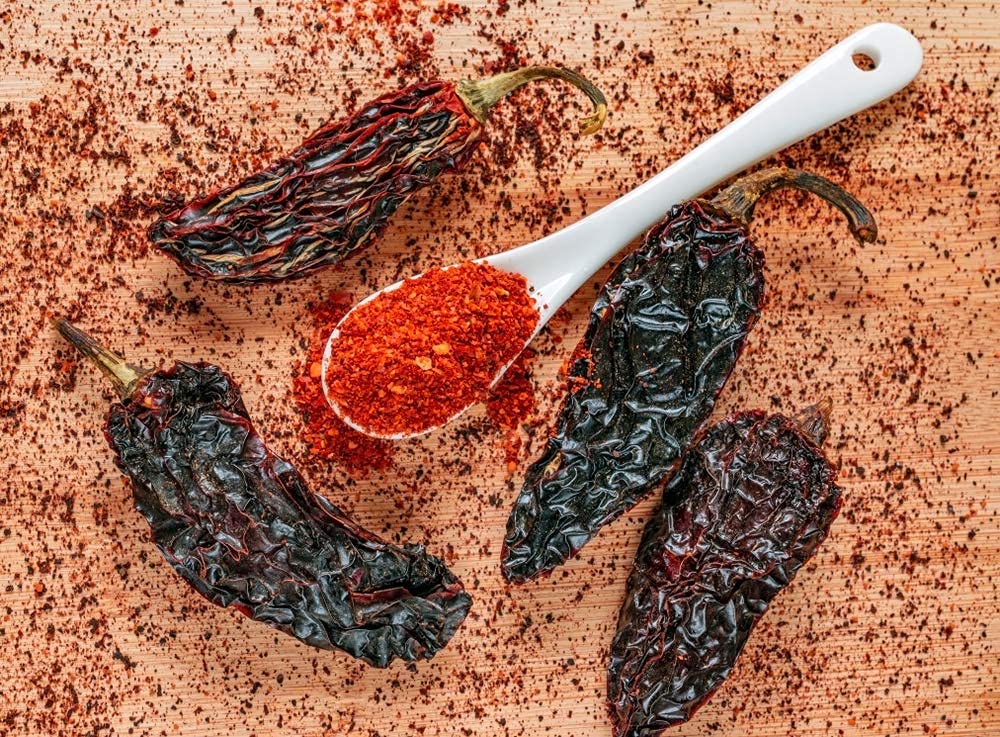 Chipotle Chili Powder Seasoning 4oz – Natural and Premium. Great For Meats, Grilling Rubs, Sauces, Salsa. Medium to High Heat - Sweet & Smoky Flavor. By Amazing Chiles & Spices.