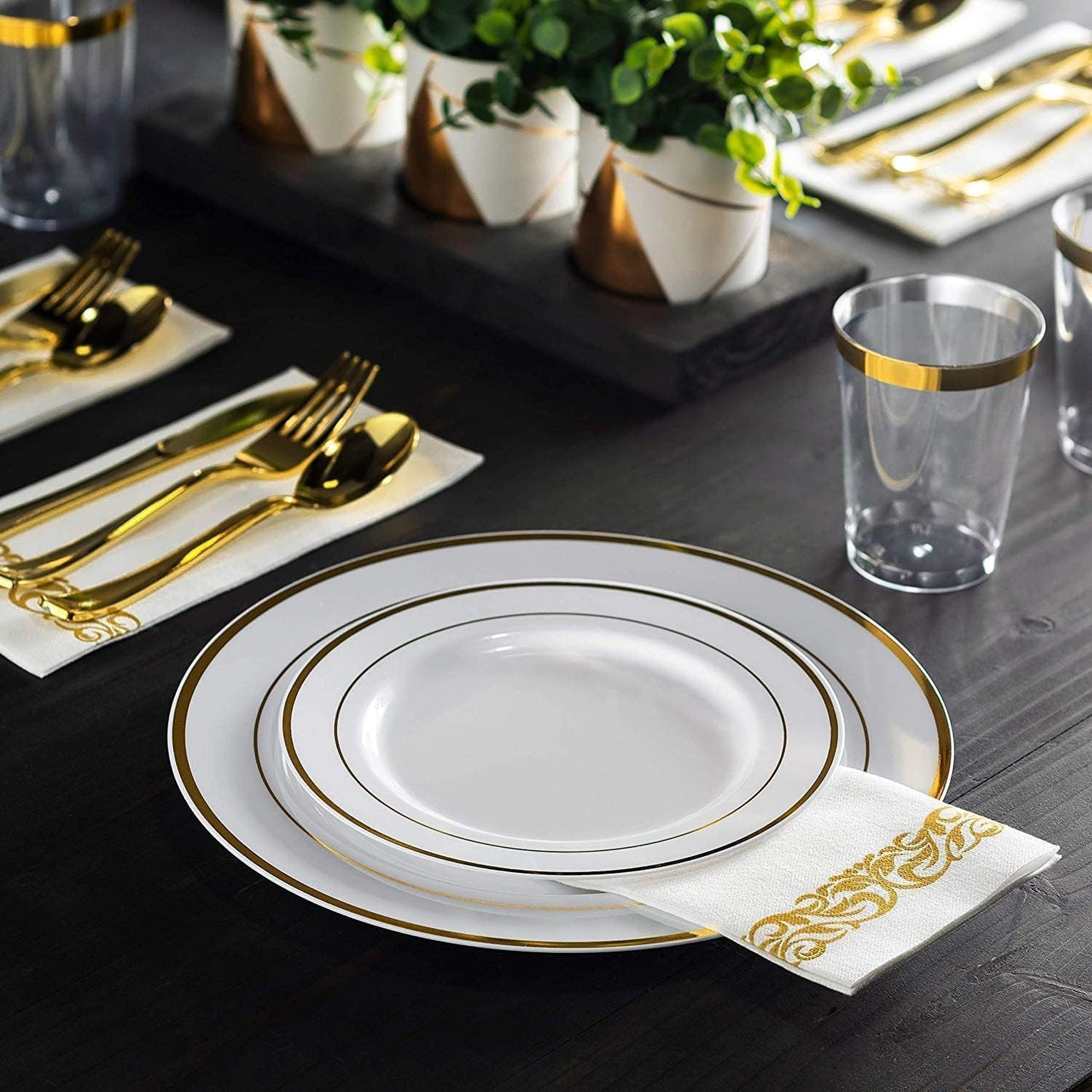 Munfix 100 Piece Plastic Party Plates White Gold Rim, Premium 10.25 Inch Dinner Elegant Fancy Heavy Duty Disposable Wedding Plates